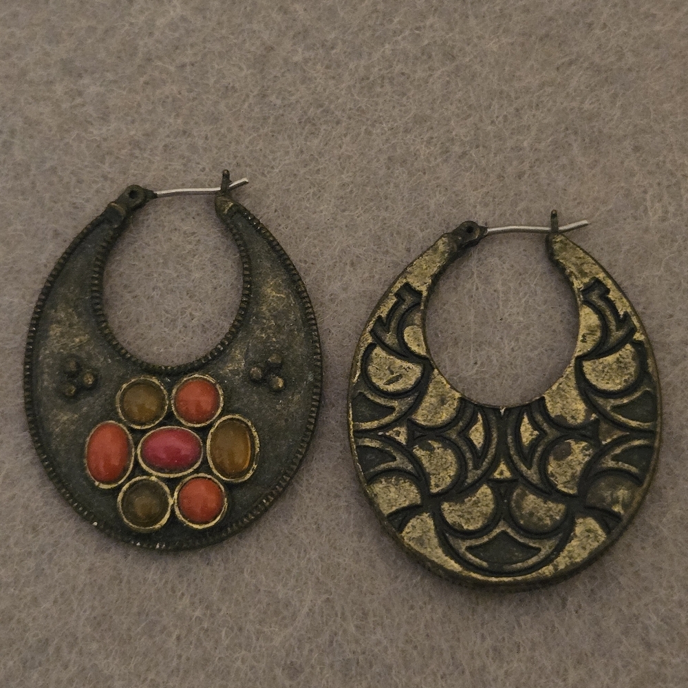 Elegant Hoop Earrings with Red and Gold Accents - Picture 4 of 5